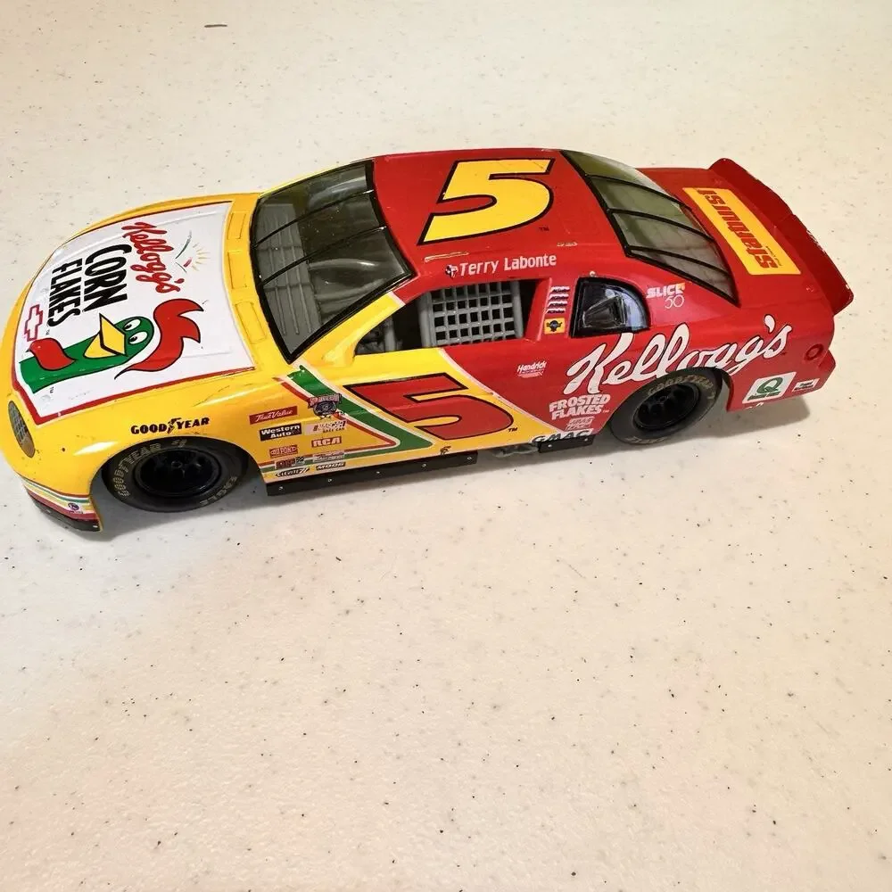 Nascar 1992 Monte Carlo #5 Kellogg's Car Terry Labonte Racing Champions Die Cast